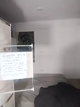 Snapshot of Mileepecas chatting on February 21, 2026, 3:18 am Mileepecas online show from February 21, 2026, 3:18 am