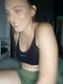 Snapshot of Mileepecas chatting on March 4, 2026, 11:11 pm Mileepecas online show from March 4, 2026, 11:11 pm