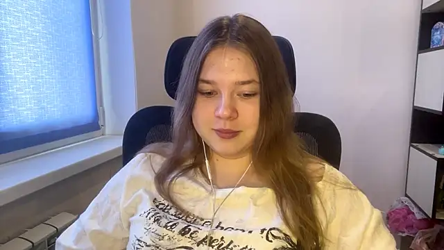 TomikoPfau online show from March 29, 2026, 8:03 am