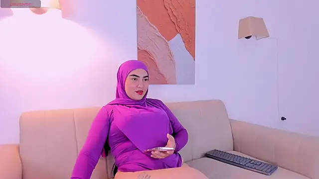Snapshot of Malika_Noor chatting on July 16, 2026, 2:34 pm Malika Noor online show from July 16, 2026, 2:34 pm