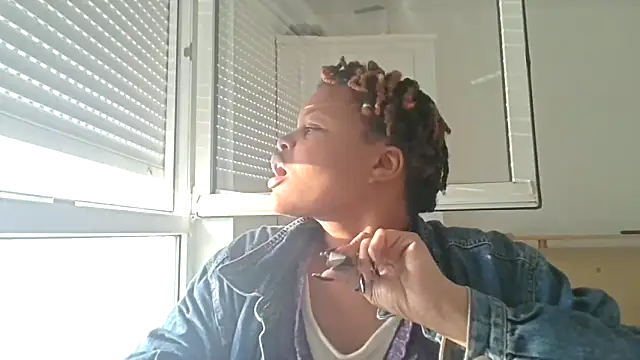 Snapshot of DolliaStarz chatting on March 16, 2026, 5:06 pm DolliaStarz online show from March 16, 2026, 5:06 pm