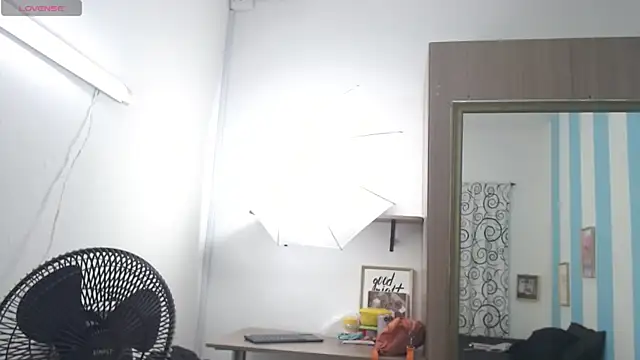 Snapshot of mia0207 chatting on February 25, 2026, 2:16 pm mia0207 online show from February 25, 2026, 2:16 pm