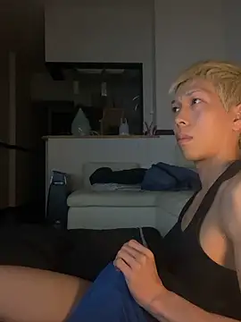 Snapshot of Yumemiru-k chatting on May 8, 2026, 4:34 pm Yumemiru-k online show from May 8, 2026, 4:34 pm