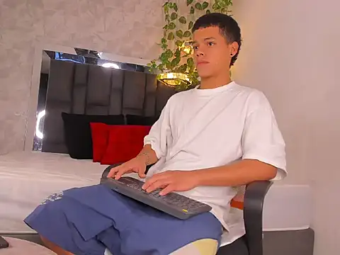 PATRIICKMILLER online show from March 3, 2026, 3:07 pm