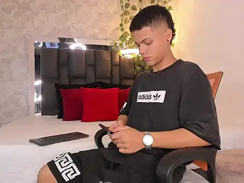 PATRIICKMILLER online show from March 4, 2026, 2:56 pm