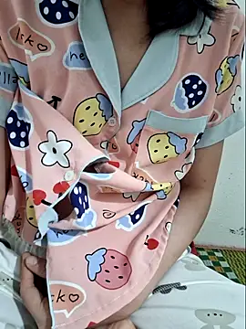 kieuqueen92 online show from February 23, 2026, 2:03 pm