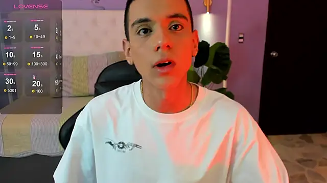 Snapshot of dominicjonnes chatting on February 28, 2026, 7:37 pm dominicjonnes online show from February 28, 2026, 7:37 pm