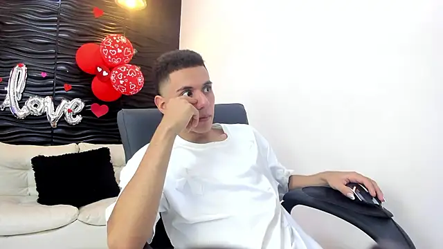 dominicjonnes online show from March 16, 2026, 8:35 pm