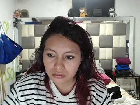 dulcecandy1919 online show from February 25, 2026, 3:27 am