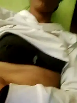 wifedesi7050 online show from April 13, 2026, 8:09 am