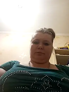 KiraStanton online show from March 8, 2026, 2:04 am