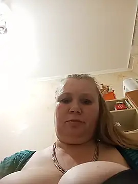 Snapshot of KiraStanton chatting on June 8, 2026, 10:32 pm KiraStanton online show from June 8, 2026, 10:32 pm
