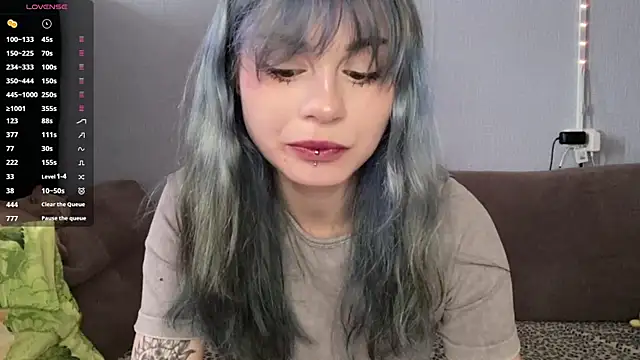 Emmibrilson online show from April 9, 2026, 11:59 am