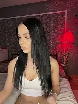 Olivia Noor online show from April 7, 2026, 9:59 pm