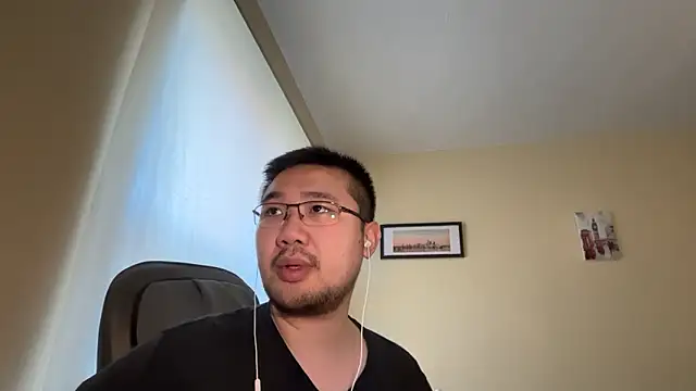 jasonryu2025 online show from April 14, 2026, 9:37 am