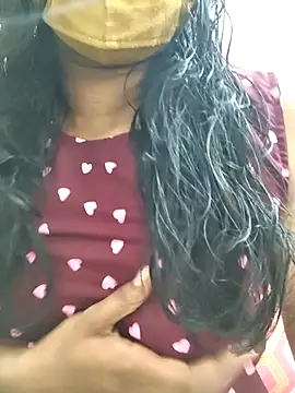 Snapshot of Shaliniqueen chatting on April 8, 2026, 8:03 am Shaliniqueen online show from April 8, 2026, 8:03 am