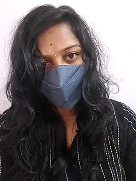 Shaliniqueen online show from July 4, 2026, 7:14 am