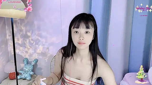 okyssa online show from April 13, 2026, 2:33 pm