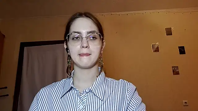 Katelemon online show from April 19, 2026, 2:27 pm