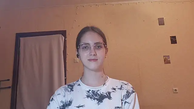Snapshot of Katelemon chatting on July 17, 2026, 9:38 am Katelemon online show from July 17, 2026, 9:38 am