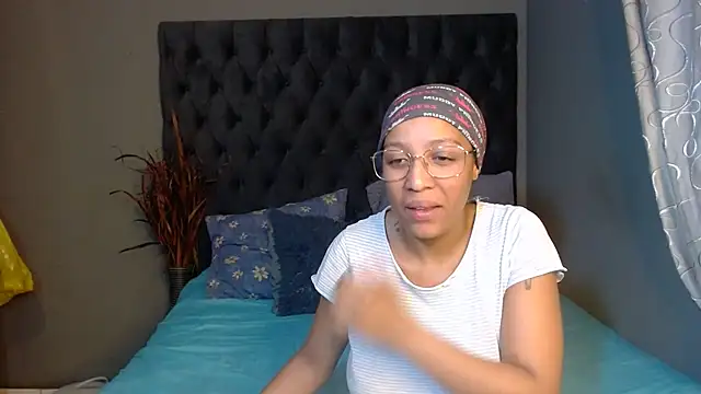 Snapshot of TemptedAngel chatting on February 25, 2026, 7:56 pm TemptedAngel online show from February 25, 2026, 7:56 pm