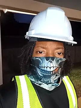 Snapshot of MeyhamWorld chatting on April 7, 2026, 12:33 am MeyhamWorld online show from April 7, 2026, 12:33 am