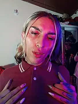 Snapshot of Crys_Talin chatting on March 4, 2026, 1:00 am Crys Talin online show from March 4, 2026, 1:00 am