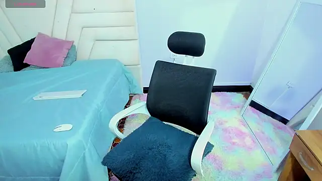 Snapshot of Red-april chatting on February 25, 2026, 2:05 pm Red-april online show from February 25, 2026, 2:05 pm