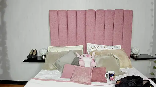 Snapshot of JennieRider chatting on July 13, 2026, 8:00 pm JennieRider online show from July 13, 2026, 8:00 pm