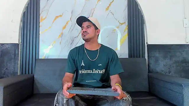 Latins on fire online show from April 18, 2026, 7:29 pm