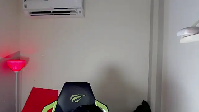 Street poemm  online show from March 3, 2026, 9:21 pm