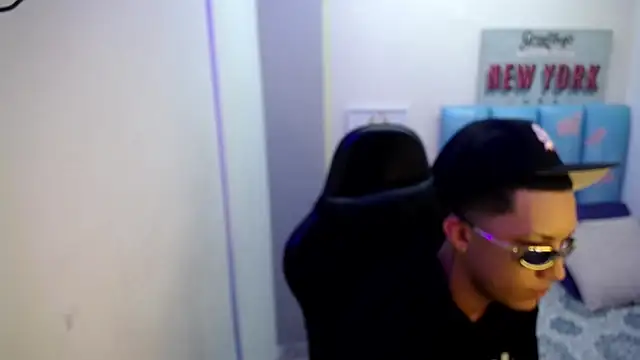 Street poemm  online show from April 20, 2026, 7:37 pm