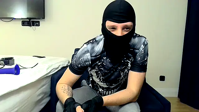 RyanRubber online show from April 8, 2026, 7:58 pm