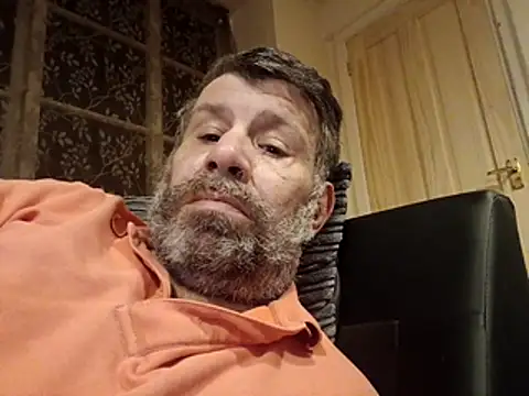 stud2512 online show from April 18, 2026, 8:09 pm