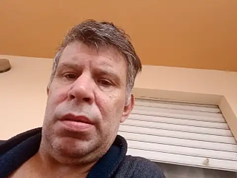 Snapshot of stud2512 chatting on June 15, 2026, 6:26 am stud2512 online show from June 15, 2026, 6:26 am