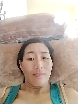 lris-Beauty77 online show from April 18, 2026, 7:12 am