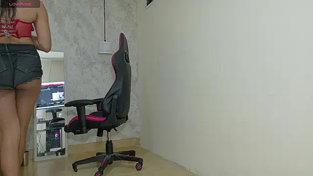 Snapshot of cristal-49 chatting on March 4, 2026, 1:50 pm cristal-49 online show from March 4, 2026, 1:50 pm