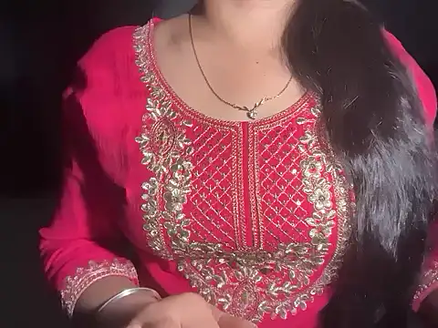 Avneet kaurr1 online show from April 11, 2026, 12:31 pm