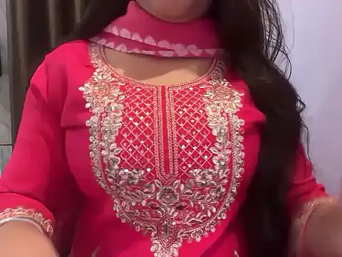Avneet kaurr1 online show from June 6, 2026, 2:16 am