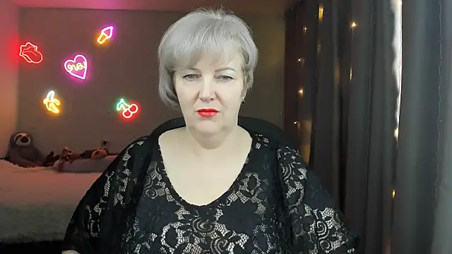 Snapshot of Mary-Leee chatting on April 21, 2026, 7:47 am Mary-Leee online show from April 21, 2026, 7:47 am