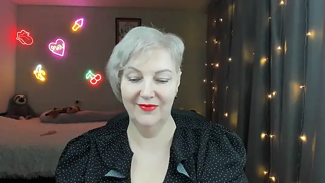 Snapshot of Mary-Leee chatting on April 28, 2026, 3:55 am Mary-Leee online show from April 28, 2026, 3:55 am
