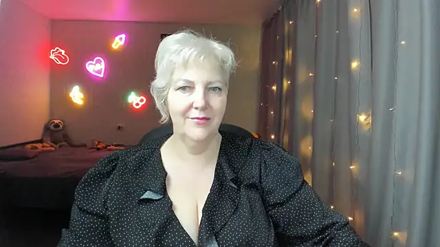 Snapshot of Mary-Leee chatting on June 3, 2026, 7:44 am Mary-Leee online show from June 3, 2026, 7:44 am