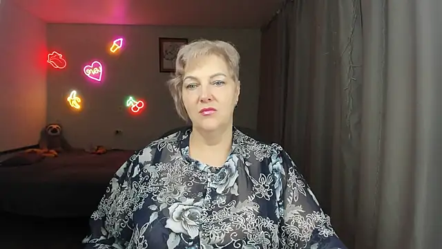 Snapshot of Mary-Leee chatting on June 5, 2026, 6:52 am Mary-Leee online show from June 5, 2026, 6:52 am