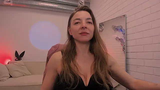 DianaAvis online show from March 22, 2026, 5:44 am