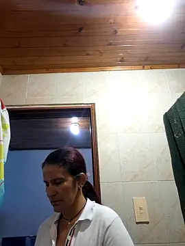 Lorenaluna online show from April 16, 2026, 10:34 pm