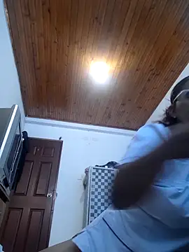 Lorenaluna online show from April 20, 2026, 2:42 pm