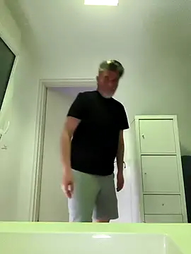 Snapshot of eruzam59000 chatting on March 4, 2026, 3:18 pm eruzam59000 online show from March 4, 2026, 3:18 pm