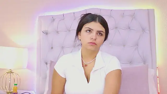 EmmaLeens online show from April 3, 2026, 11:52 am