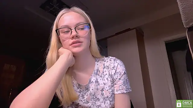 Snapshot of MiaCashe chatting on February 24, 2026, 5:33 pm MiaCashe online show from February 24, 2026, 5:33 pm