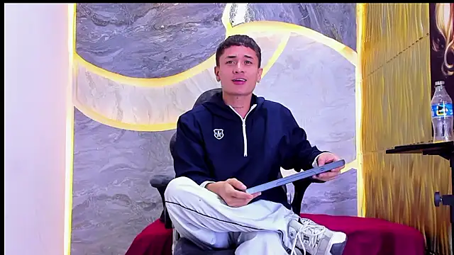 Snapshot of Matheus_Ic_ chatting on March 4, 2026, 8:26 pm Matheus Ic online show from March 4, 2026, 8:26 pm